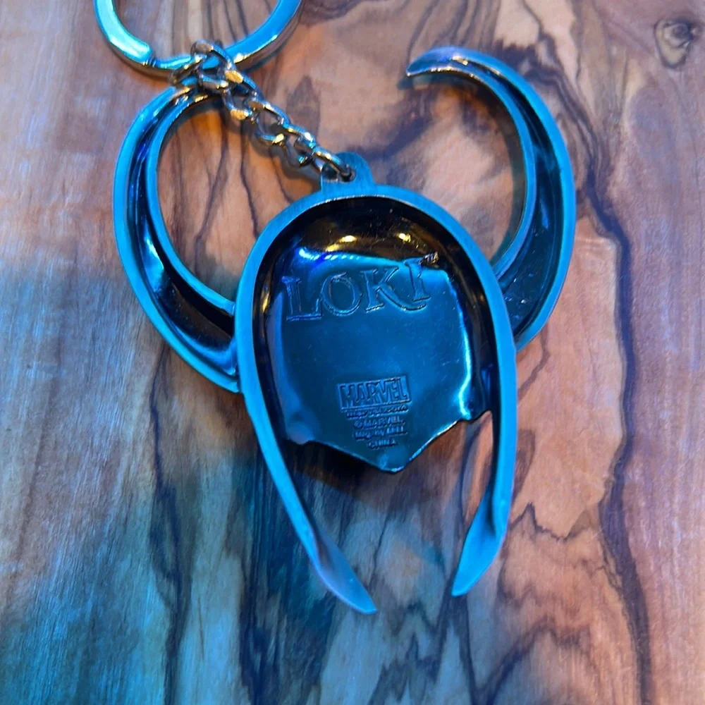 Marvel Comic Loki Helmet Pewter Metal Keychain 2011 Thor Tom Hiddleston